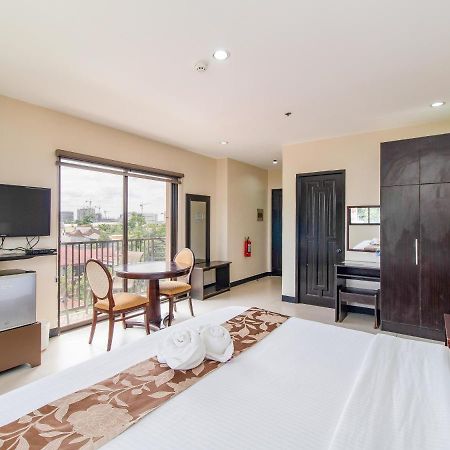 Main Hotel & Suites Cebu Екстер'єр фото