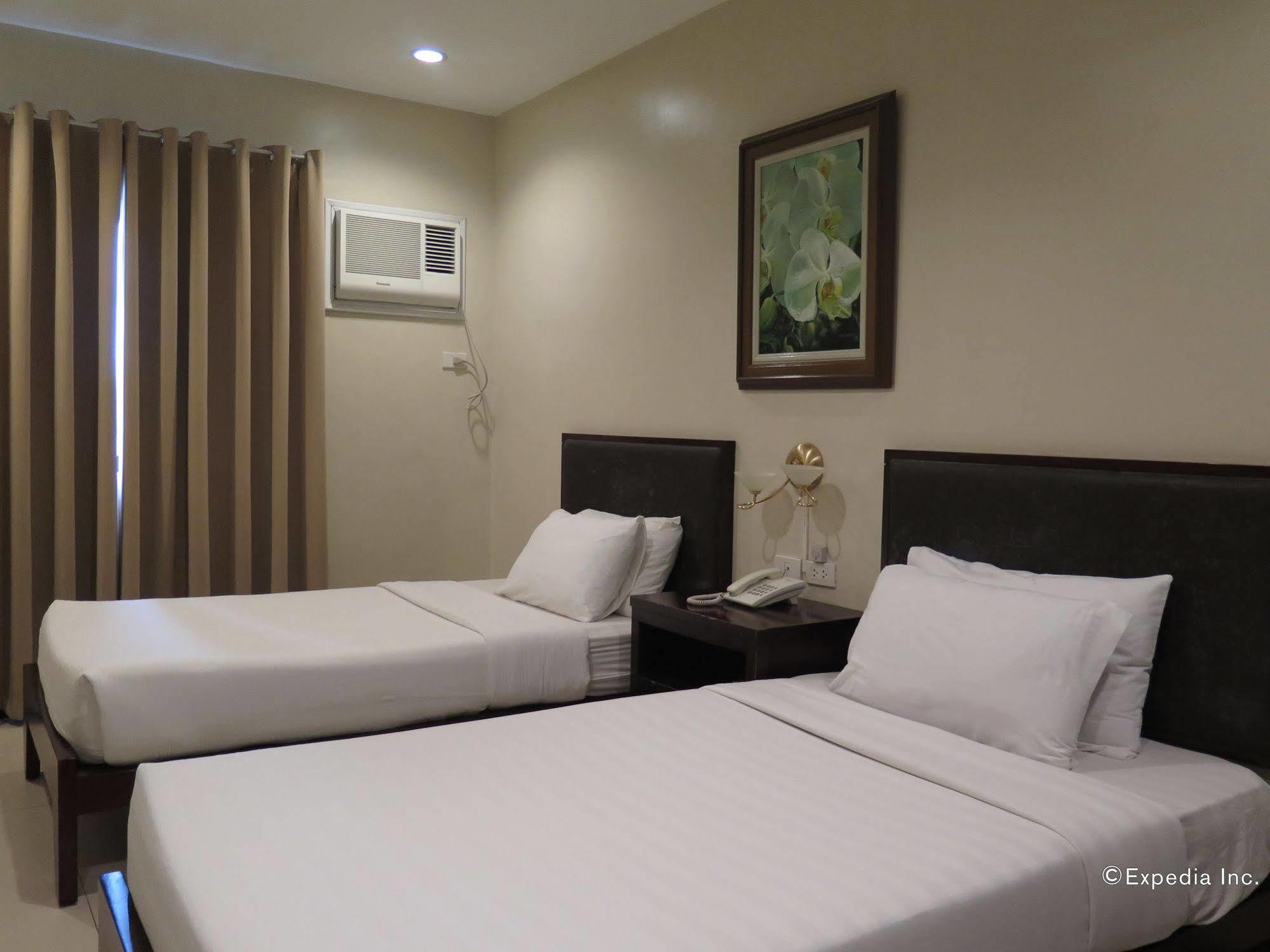 Main Hotel & Suites Cebu Екстер'єр фото